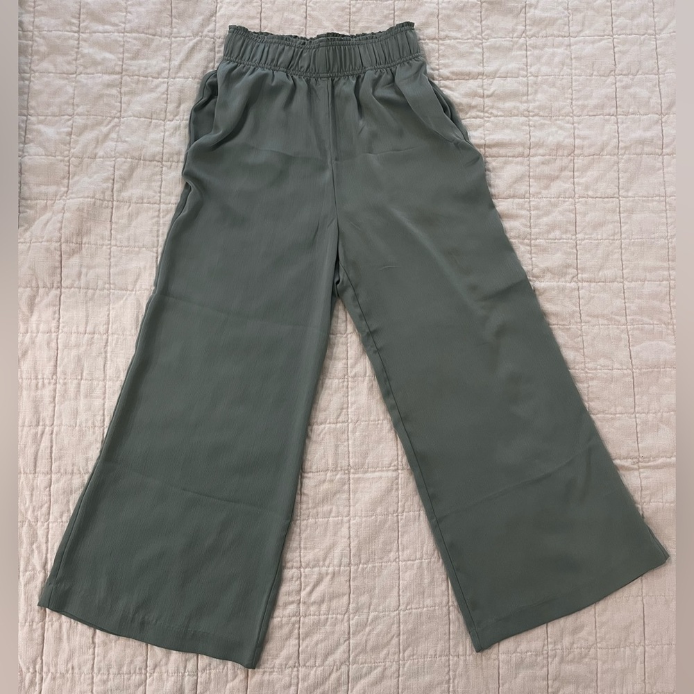 H&M Pull-on Pants w/ Pockets in Light Khaki Green
